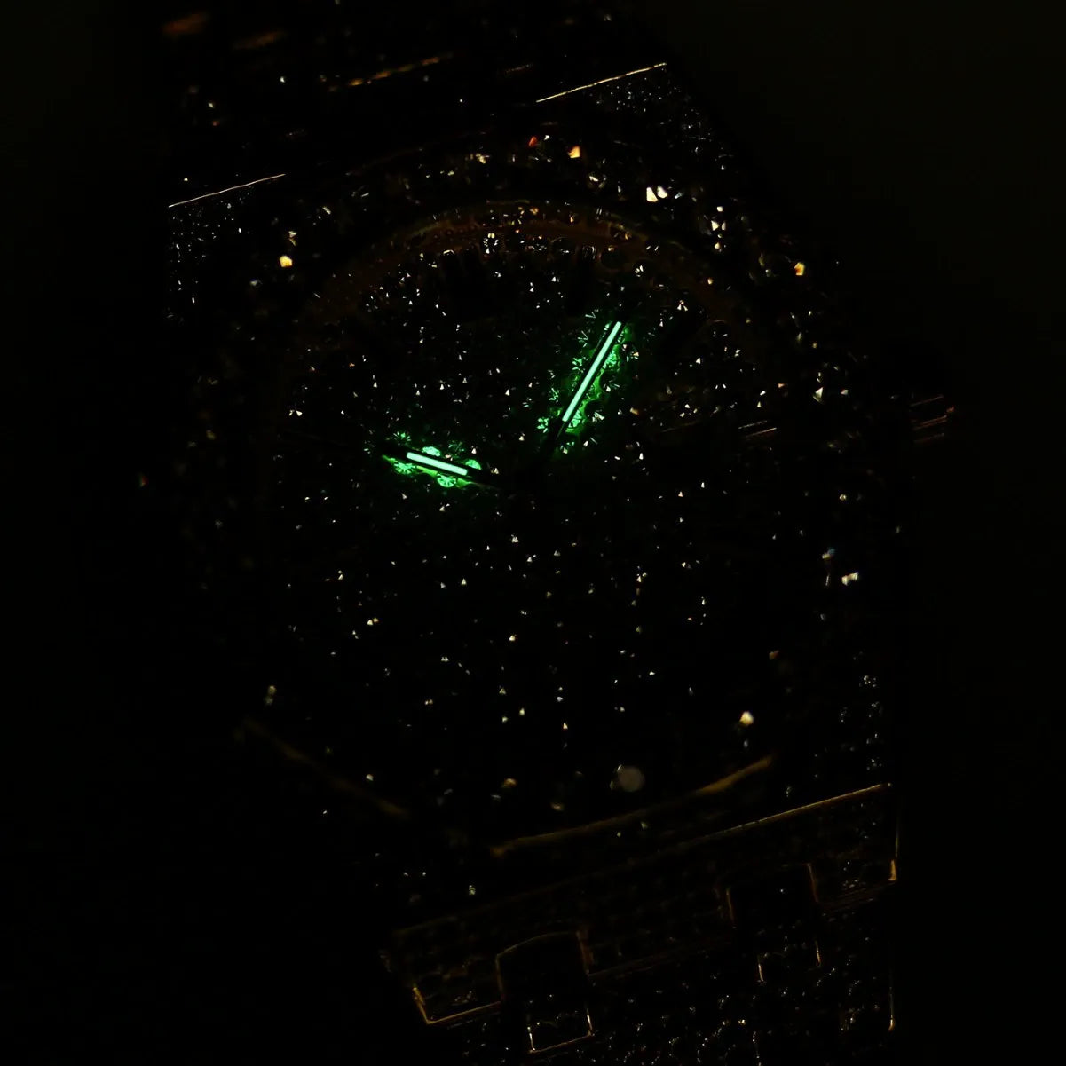 Luxury 18K White Gold Plated Full Diamond Quartz Watch