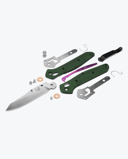 BM 940 Osborne – Legendary EDC Tool | Green Aluminum & Carbon Fiber